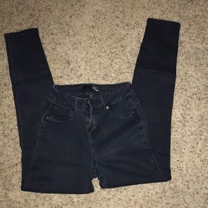 1822 Black Skinny Jeans